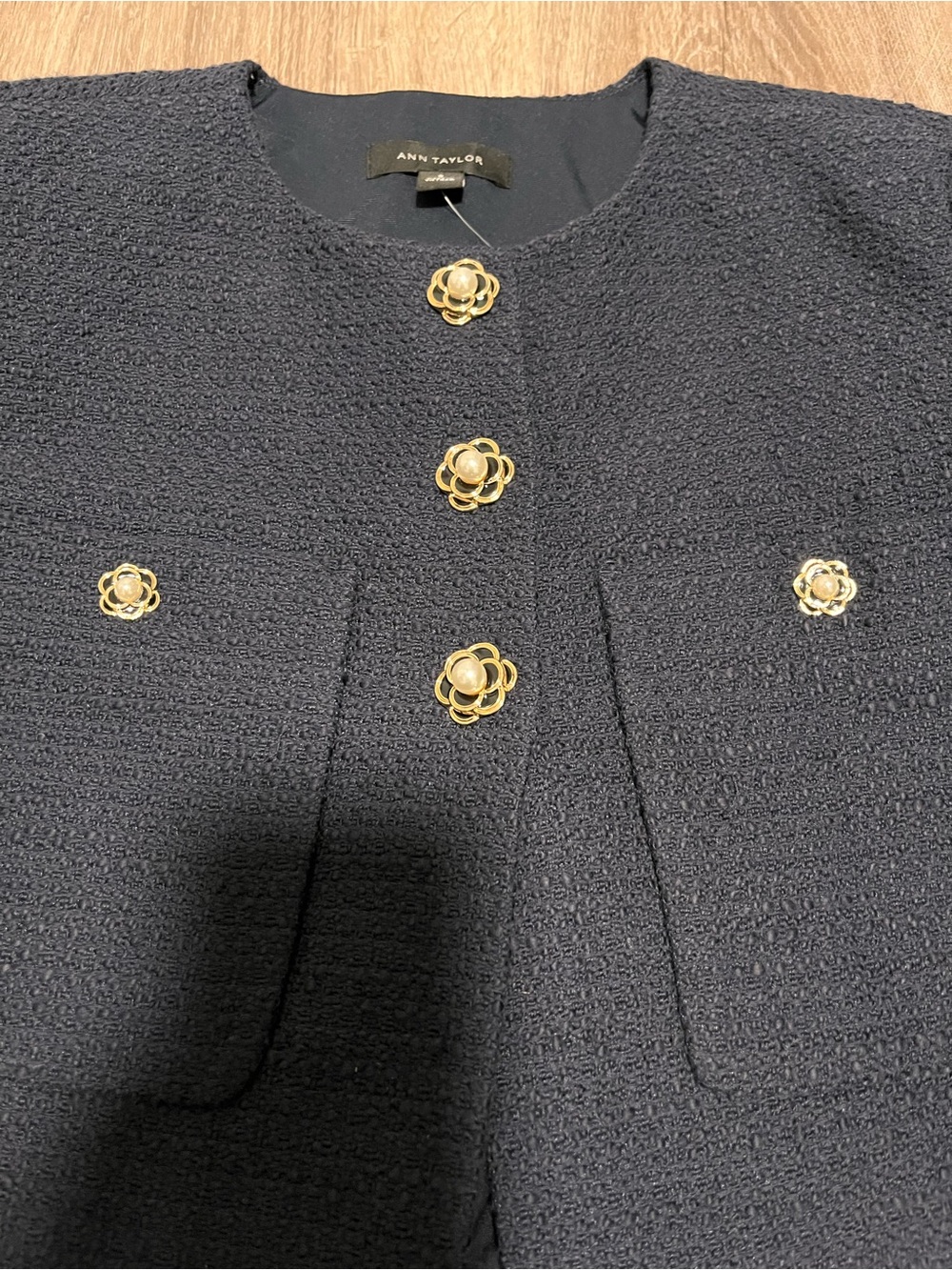 NWT Ann Taylor Navy Bouclé Cropped Jacket with Gold Flower Buttons - Picture 3 of 7